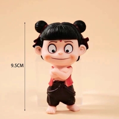 Tượng nhựa mềm -Na tra khoanh tay.