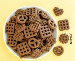 Bánh quy mix mẫu (vuông-tim-hoa) màu nâu (gói 180gam).