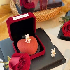 Hộp nhẫn nhung-đỏ đô kt 9x9x4cm (kèm đế nhựa).