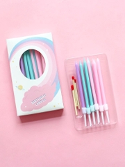 Vỉ nến bút chi sắc màu (gồm 10 cây nến và 3 que diêm).