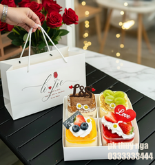 Set 10 túi giấy -MÀU TRẮNG size 18.5x18.5x15 cm (đựng hộp 4 ngăn) (CHÚ Ý TRÁNH NHẦM VỚI SET 5 TÚI ĐỰNG HỘP TIM).