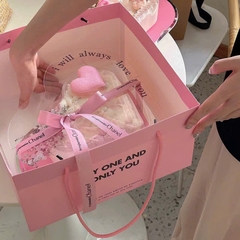 5 Túi giấy kích thước 28.5cmx28.5cmx17cm-MÀU HỒNG (đựng hộp tim).