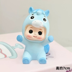 Tượng sứ -bé Ngựa XANH (giơ 2 tay).