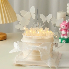 Đèn nháy chữ MOM đội vương miện.