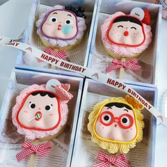 Tượng nhựa dẻo-BABY mập đeo kính đỏ.3459