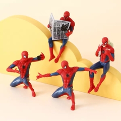 Set 4 tượng siêu nhân nhện đọc báo nhựa đặc.