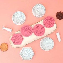 Set khuôn nhấn chữ HPBD (4 hình khối).