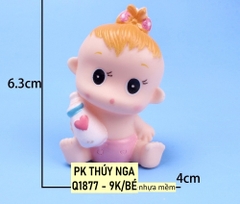 TUONG-Em bé bình sữa da hồng-bé gái (nhựa mềm).