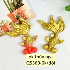 TUONG-Đôi cá chép nhựa.