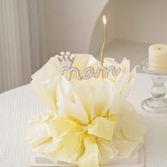 Chữ MOM đội vương miện gắn hạt-HỒNG.