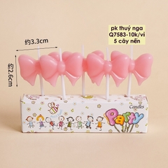 Vỉ 5 cây nến hình nơ màu hồng.