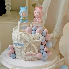 Tượng sứ -bé Ngựa HỒNG ôm bình sữa (mẫu nhắm mắt).
