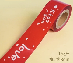 Thành bánh mica 8cm x 1kg-chữ LOVE trắng nền đỏ.