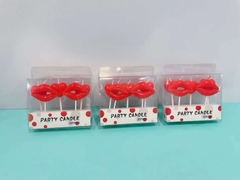 Vỉ 5 cây nến môi mix trái tim đỏ (2 nến môi và 3 nến trái tim).
