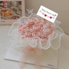 Set 60 thẻ giấy  trắng Happy women's day và dây trái tim (HÌNH CHỮ NHẬT).