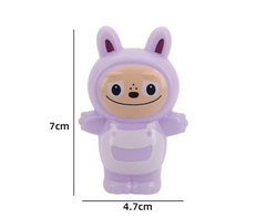 Tượng LABUBU nhựa cứng kt 7cm-tím trắng.