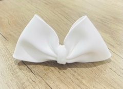 Nơ đất nặn Chiều dài 12,5cm cao 7cm-MÀU TRẮNG.
