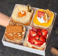Set 10 hộp cupcake thấp đế giấy gấp 17x17x10cm - 4 ngăn.