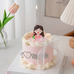 Tượng nhựa dẻo - Mẹ áo HỒNG ôm hoa màu hồng.