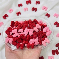 Hộp 100gam- kẹo gum đường hình nơ mix 2 màu (mix 2 size) (1 hộp khoảng 90 chiếc).