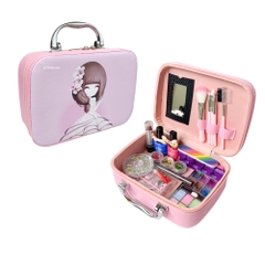 Vali trang điểm và làm nail bé gái