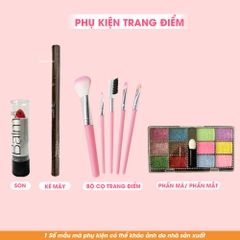 Vali trang điểm và làm nail bé gái