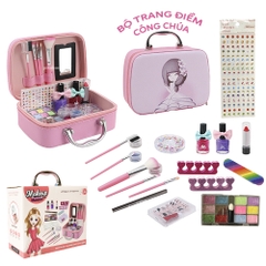 Vali trang điểm và làm nail bé gái