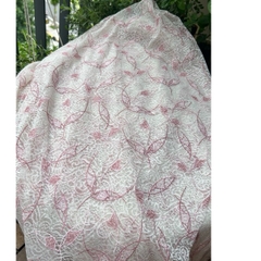 Vải ren (SLx0.5m khổ 1.4m) màu kem thêu hoạ tiết cá hồng, vải mềm, sợi vải săn chắc không xù