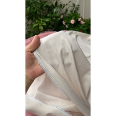 Vải kate (SLx0.5m khổ đa dạng) sọc có kim tuyến, co dãn nhẹ; phù hợp may áo, đầm, khăn trải bàn, picnic.