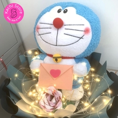 Doraemon cầm bao thư nhồi bông mềm mịn 40cm siêu dễ thương