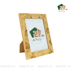 Khung hình chữ nhật có chân đứng vân burl độc đáo