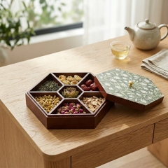 Hộp bánh mứt lục giác gỗ walnut lá thường xuân - 30x26 H10 cm