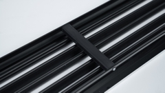 Cửa gió Slot khung viền 3 khe gió viền trắng đen, nhựa PVC màu trắng, 1 nan đen có thể điều chỉnh góc