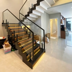 Kính Chắn Cầu Thang