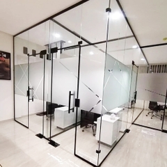 Vách Kính Cường Lực