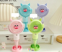 Quạt cầm tay mini capybara, kuromi, quạt sạc công nghệ cao turbo màn led, Quạt quạt tích điện để bàn nhỏ gọn