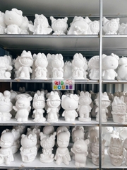 (Size to 16-23cm) Tượng thạch cao bé ba, labubu, kuromi, capybara, công chúa, siêu nhân, Set tô tượng kèm màu và bút vẽ