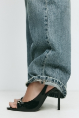 SUNʼIY LAK QOPLAMALI BALAND POSHALI SANDAL