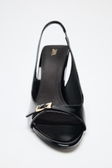SUNʼIY LAK QOPLAMALI BALAND POSHALI SANDAL