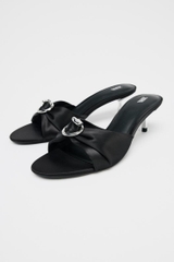 HEART DETAIL HEELED SANDALS