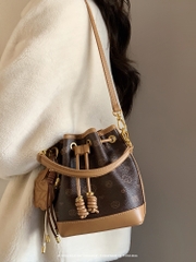 Chio2nd Bread Puppy Victoria Harbor Encounter Bucket Bag