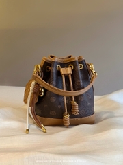Chio2nd Bread Puppy Victoria Harbor Encounter Bucket Bag