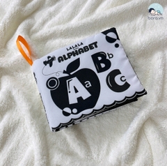 Sách vải song ngữ cho bé, vận động cơ tay, kích thích thị giác, phát triển giác quan hãng Lalala Baby