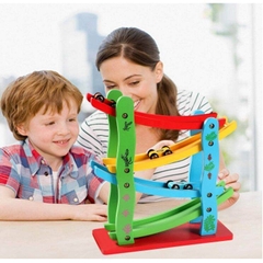 Cầu trượt 4 tầng bằng gỗ tặng kèm 4 xe ô tô