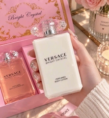 Set Sữa Tắm + Dưỡng Thể Hương Nước Hoa Versace Bright Crystal (2 x 200ml)