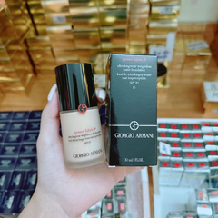 Kem Nền Giorgio Armani Power Fabric Foundation -  Độ Che Phủ Hoàn Hảo Với Công Thức Mỏng Nhẹ