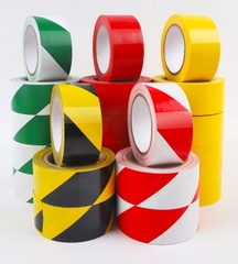 Decal dán sàn phản quang cảnh báo