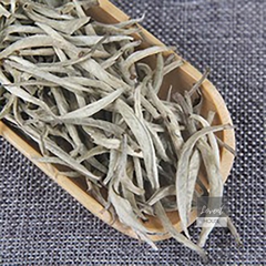 Bạch Hào Ngân Châm Vân Nam 500g Trà Búp Trắng Thượng Hạng Hộp Gỗ Quà Tặng