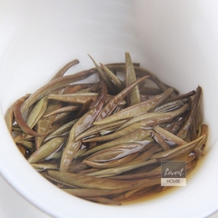 Bạch Hào Ngân Châm Vân Nam 500g Trà Búp Trắng Thượng Hạng Hộp Gỗ Quà Tặng