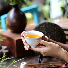 BĂNG ĐẢO PHỔ NHĨ SINH TRÀ (Phổ Nhĩ Sống) - Bánh 375g - cây trà cổ thụ 150 năm, thuần thủ công